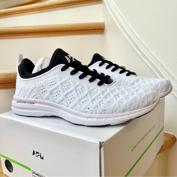 NWT APL Phantom Running Shoes Athletic Propulsion Labs Sneakers White / black - Picture 2 of 16